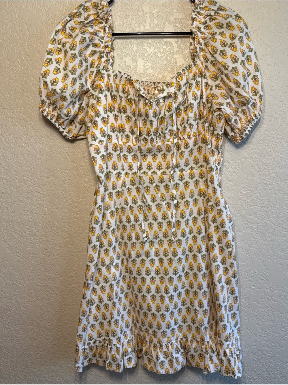 White and Yellow Floral Puff-Sleeve Sundress